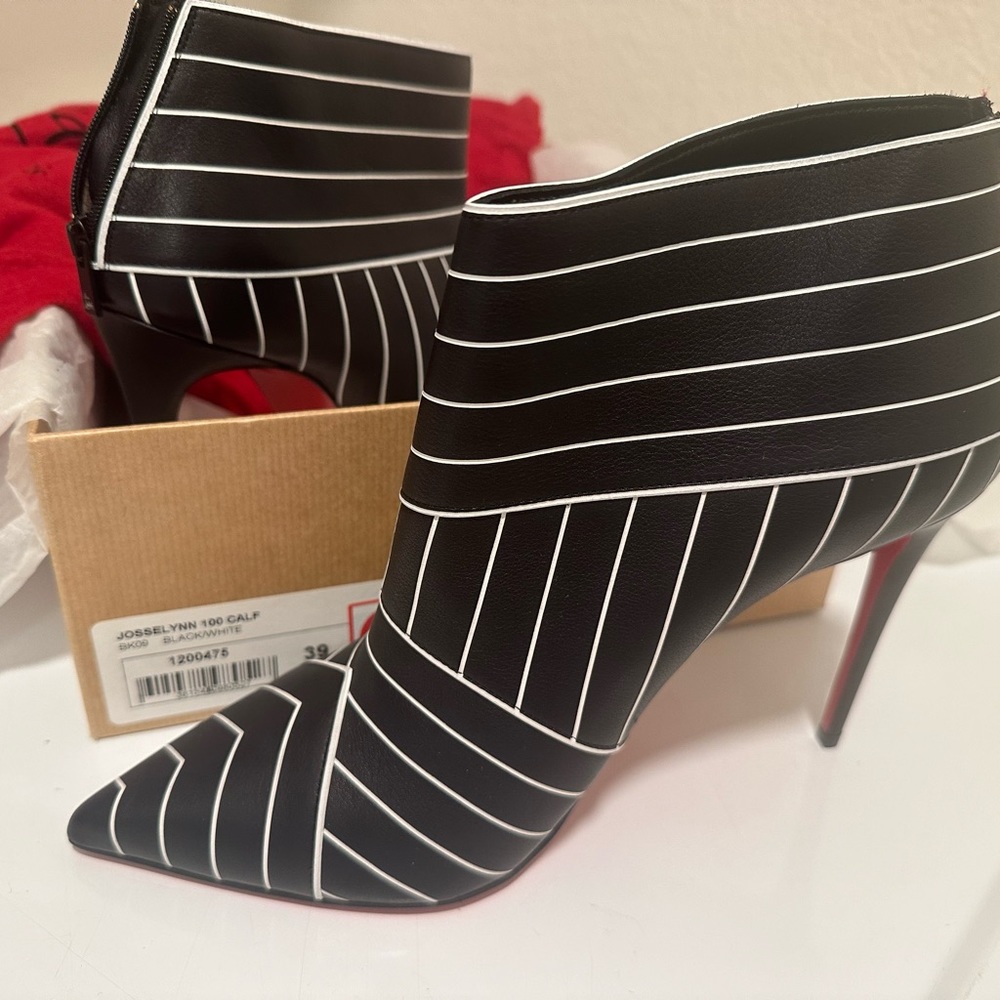 NEW in box Christian Louboutin Josselynn 100 calf black/white booties, Sz 39